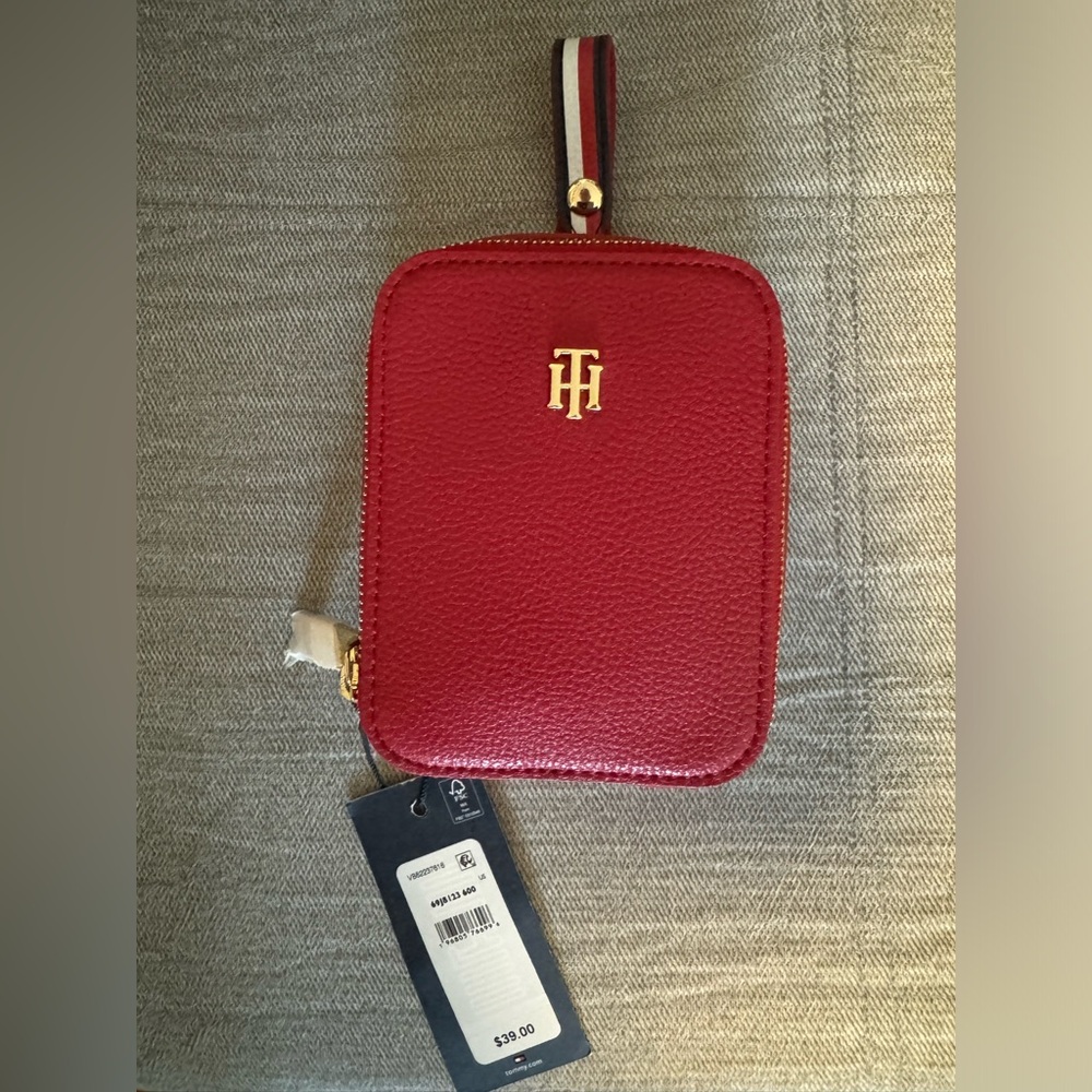 TH travel  accessories bag